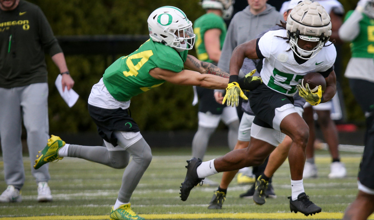 Oregon Football: Running Back Noah Whittington Talks Year Two With The 