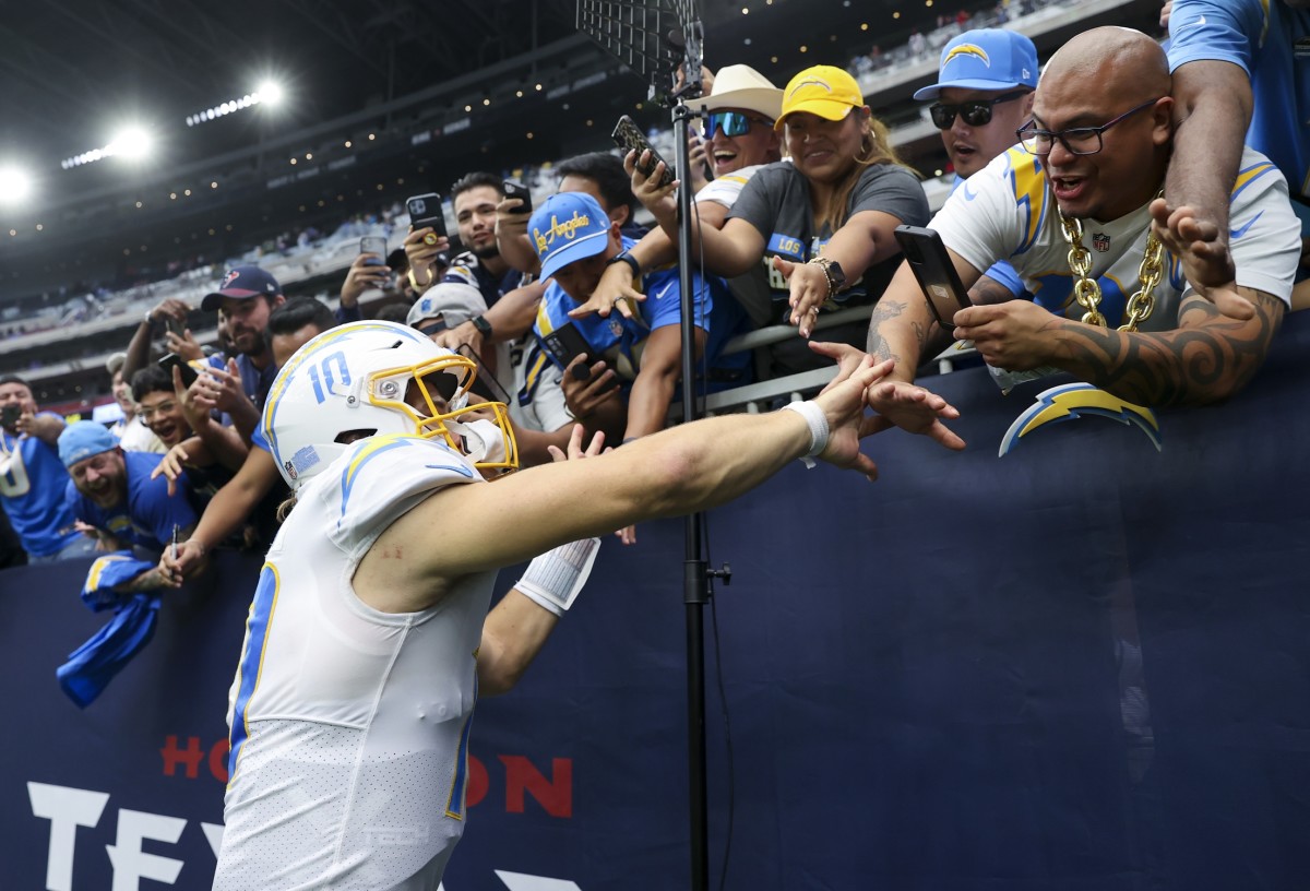 Chargers News: Bolts make trio of roster moves ahead of MNF