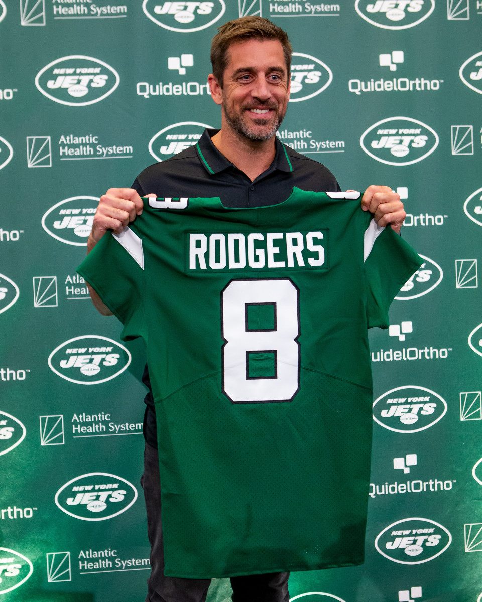 The Incredible Journey of Aaron Rodgers From College Football Reject to Top  Round Draft Pick - EssentiallySports