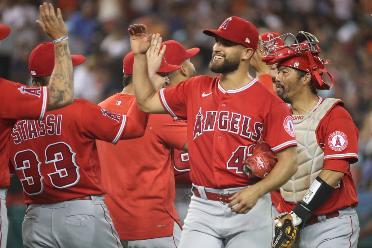 Los Angeles Angels - OFFICIAL: the Angels have acquired C Logan O