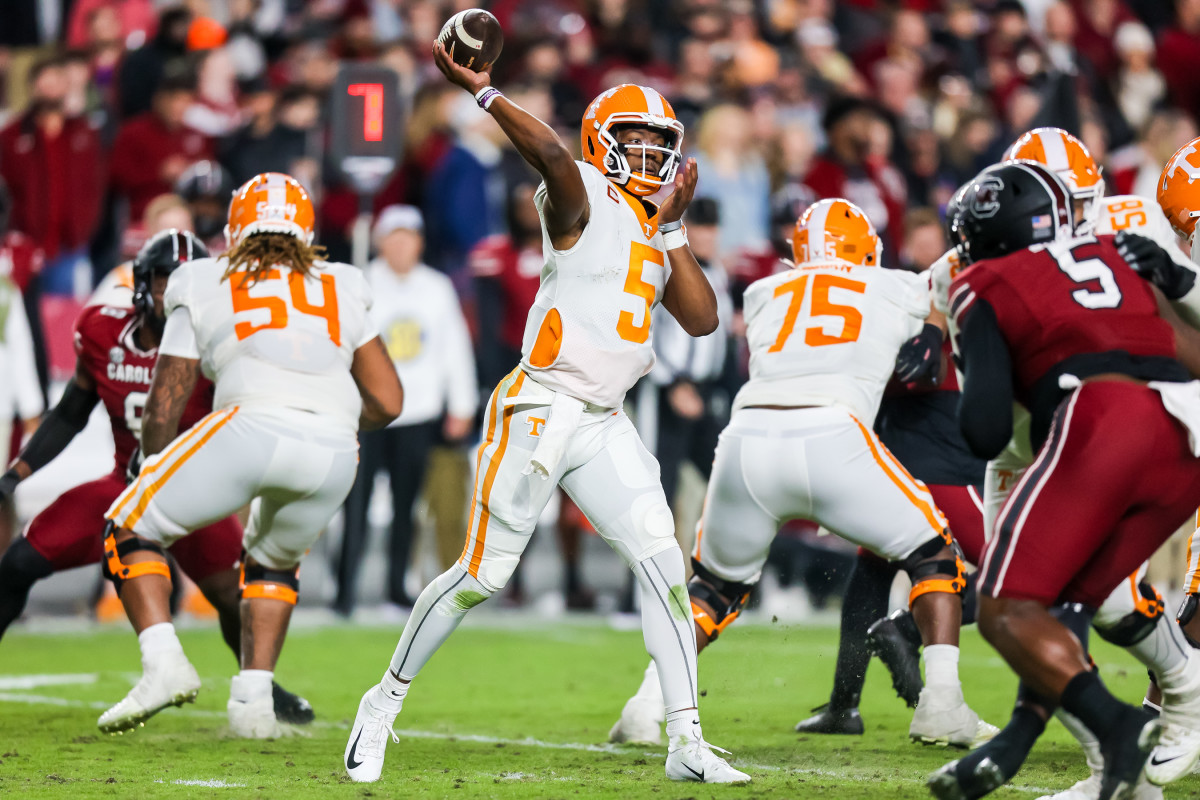 2023 NFL Draft prospect Hendon Hooker suffers season-ending injury in  Tennessee loss