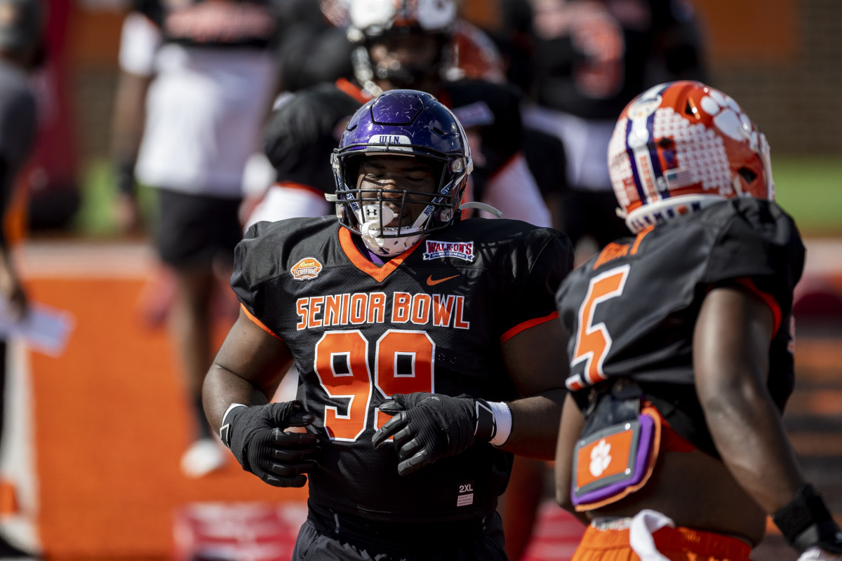 Colts select Northwestern DT Adetomiwa Adebawore with No. 110 pick