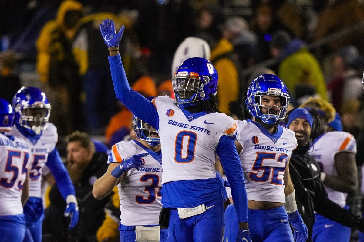 Examining Whether DaeSean Hamilton's Late-Season Emergence Takes WR2 off  Denver Broncos' Draft Board - Sports Illustrated Mile High Huddle: Denver  Broncos News, Analysis and More