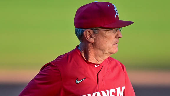 Razorbacks' Dave Van Horn taking full advantage of Junior College