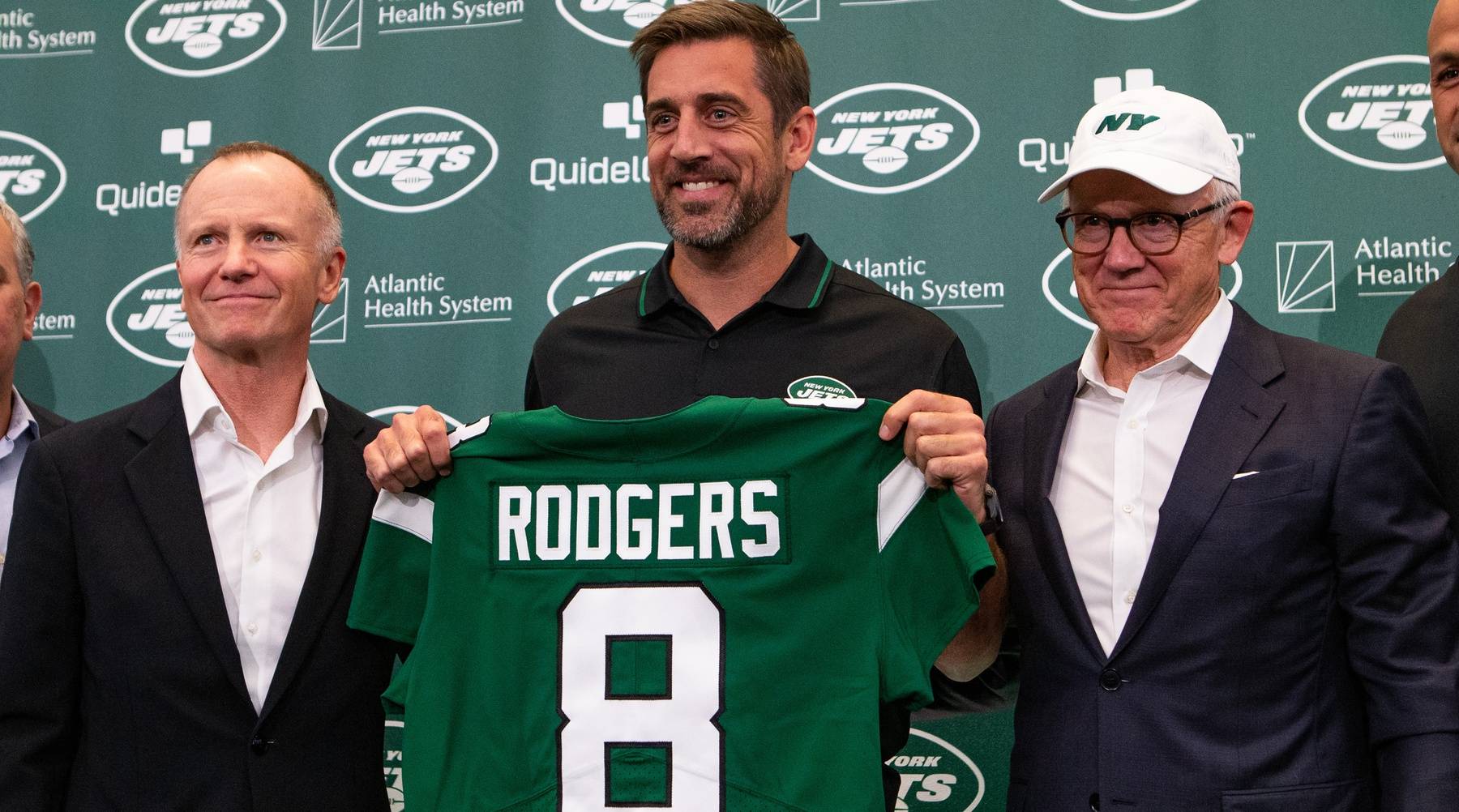 Aaron Rodgers Pushes Jets' Season Tickets Sales Up 400% –