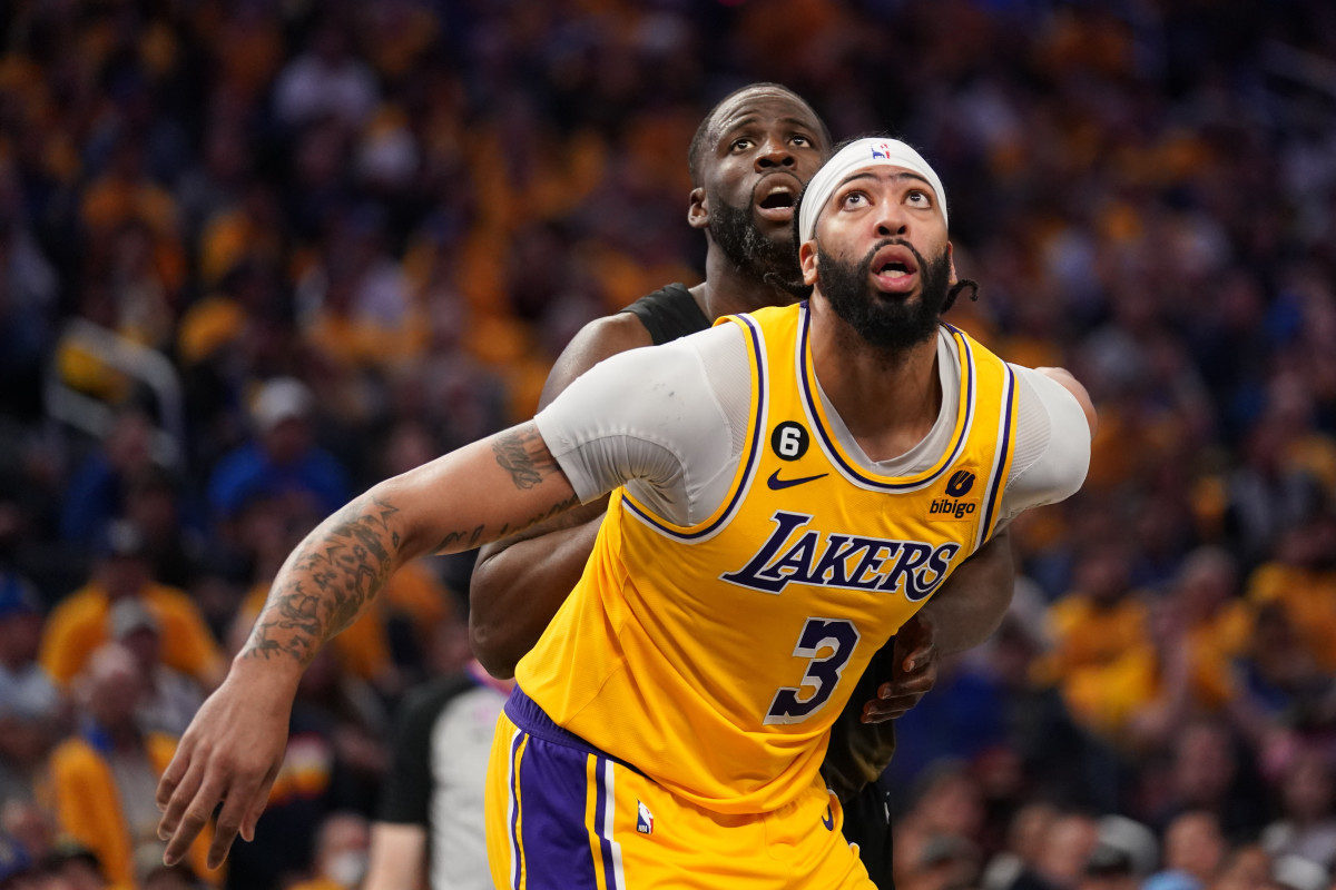 Lakers Notes: Possible Anthony Davis Trade LeBron James Foot LA Free
