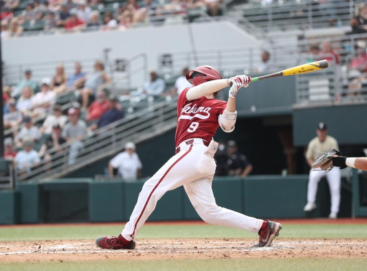 Guscette's EighthInning Home Run Lifts Alabama Baseball to Series Win