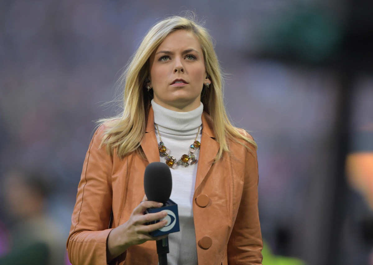 Jamie Erdahl sidelines