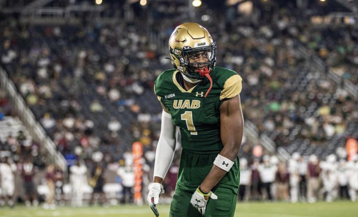 UAB Safety Transfer Commits to SEC Program Over Florida State Sports