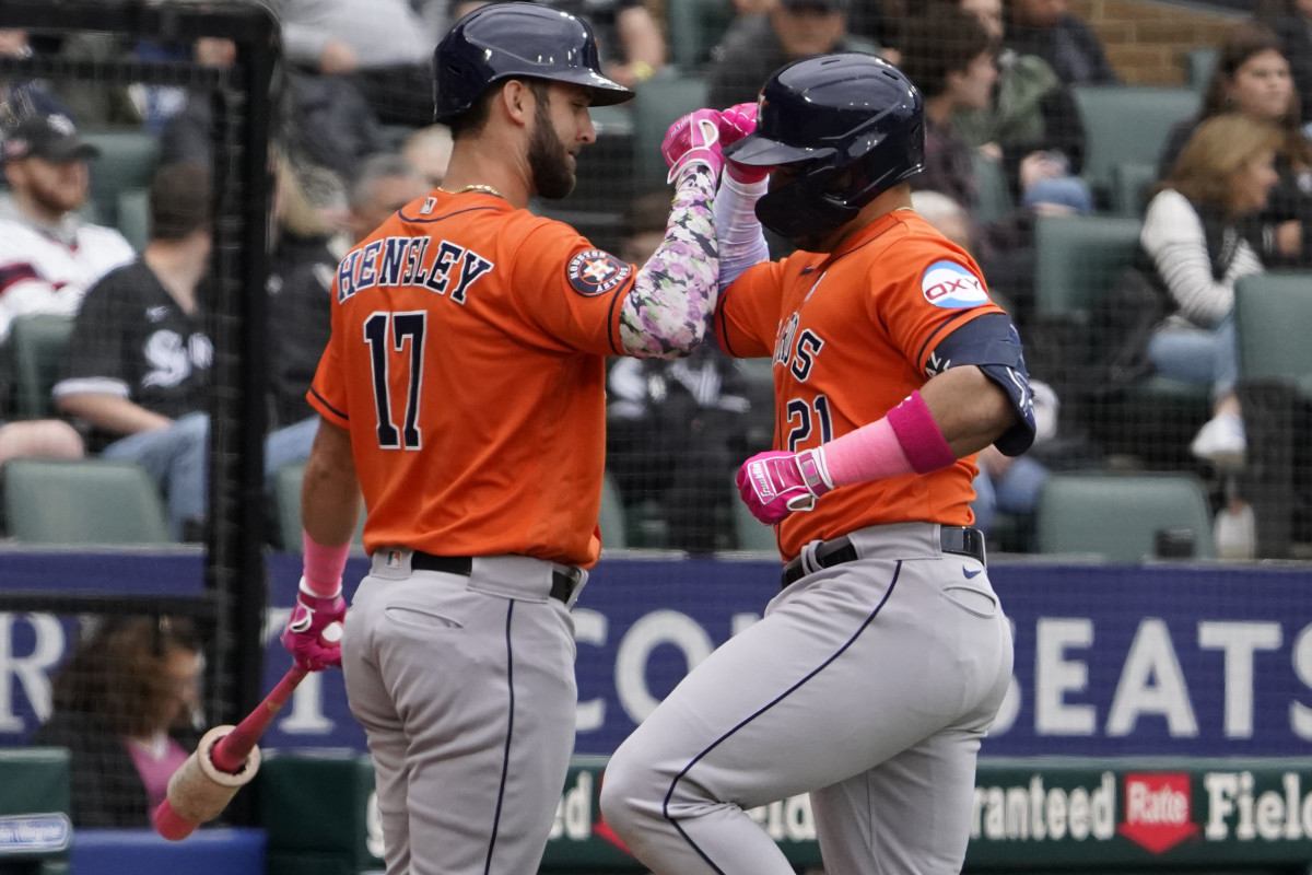 Astros superfan hasn't missed a playoff game since 2015 