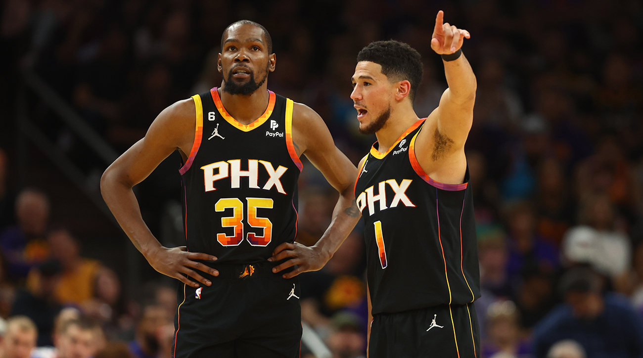 Deʋin Booker Appears to Reʋeal His, Keʋin Durant's Mindset After Suns'  Early Playoff Exit - Sports Illustrated