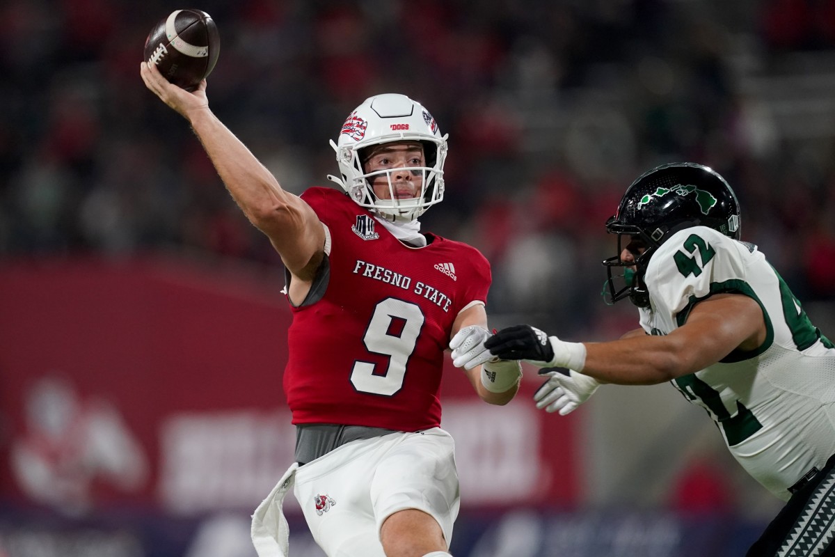 Fresno State Bulldogs quarterback Jake Haener (9) throws a pass against the Hawaii Rainbow Warriors. Mandatory Credit: Cary Edmondson-USA TODAY