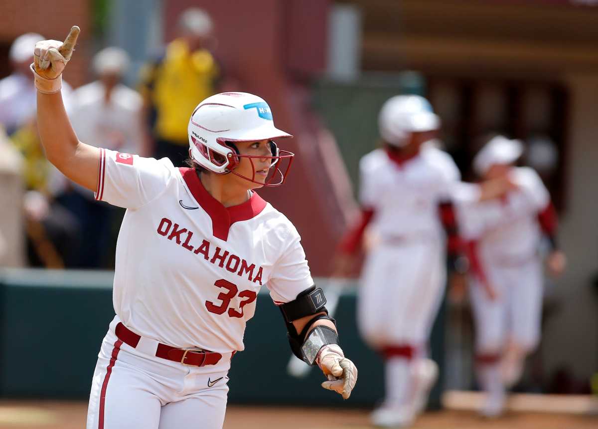 OU Softball Oklahoma Tramples California, Strolls Into Super Regionals