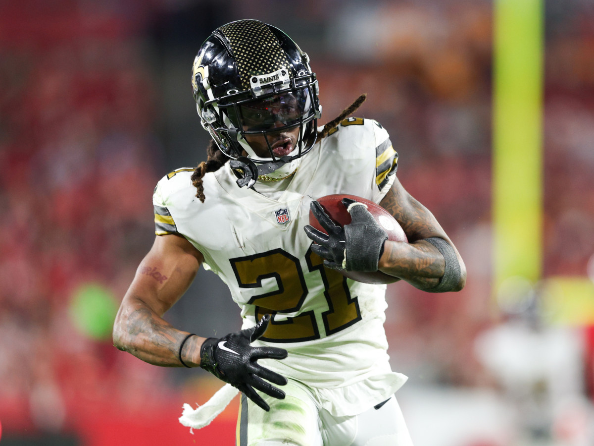 Bradley Roby runs with the ball against the Tampa Bay Buccaneers.