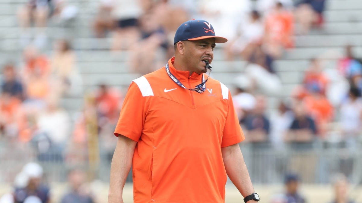 Tony Elliott coaches during the Virginia football spring game at Scott Stadium.