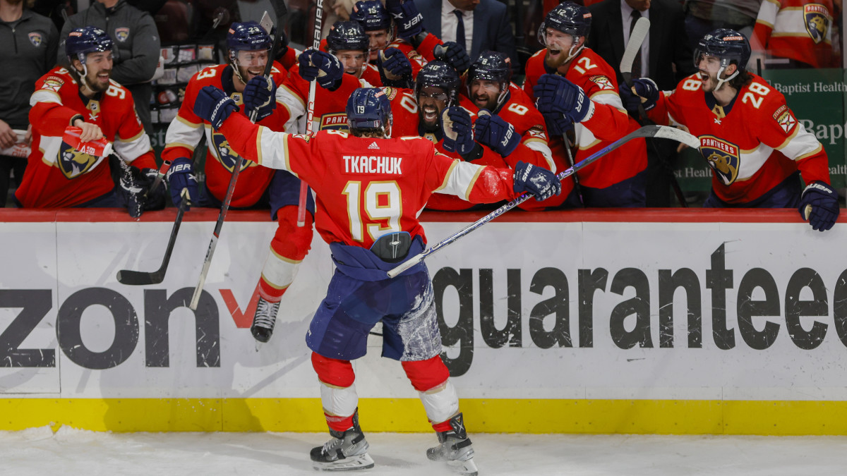 Tkachuk scores, Knight makes big save in Panthers 4-3 win at Buffalo