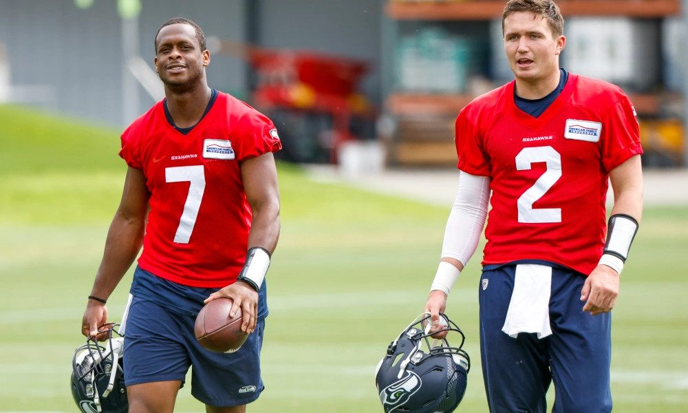 Geno Smith leads first-team offense during first day of Seahawks' OTAs