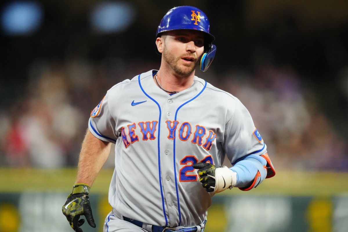 New York Mets' Pete Alonso Continues to Join Team History with Home Run  Power - Fastball