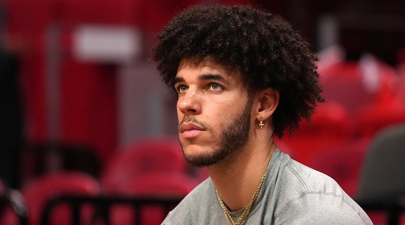 Chicago Bulls Believe Lonzo Ball Might Never Play Again Due to Injury, per  Report, Si