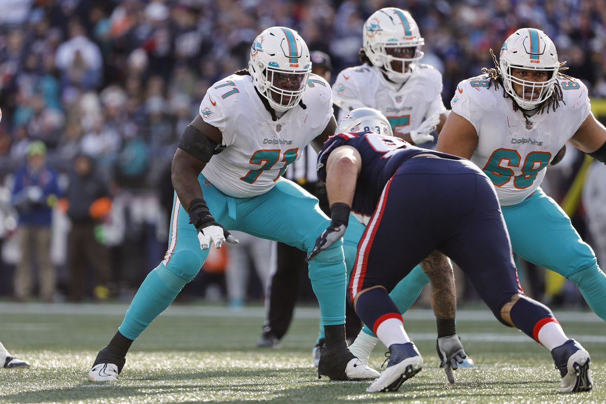 Buffalo Bills Set to Sign Ex Miami Dolphins OT Brandon Shell - Sports  Illustrated Buffalo Bills News, Analysis and More