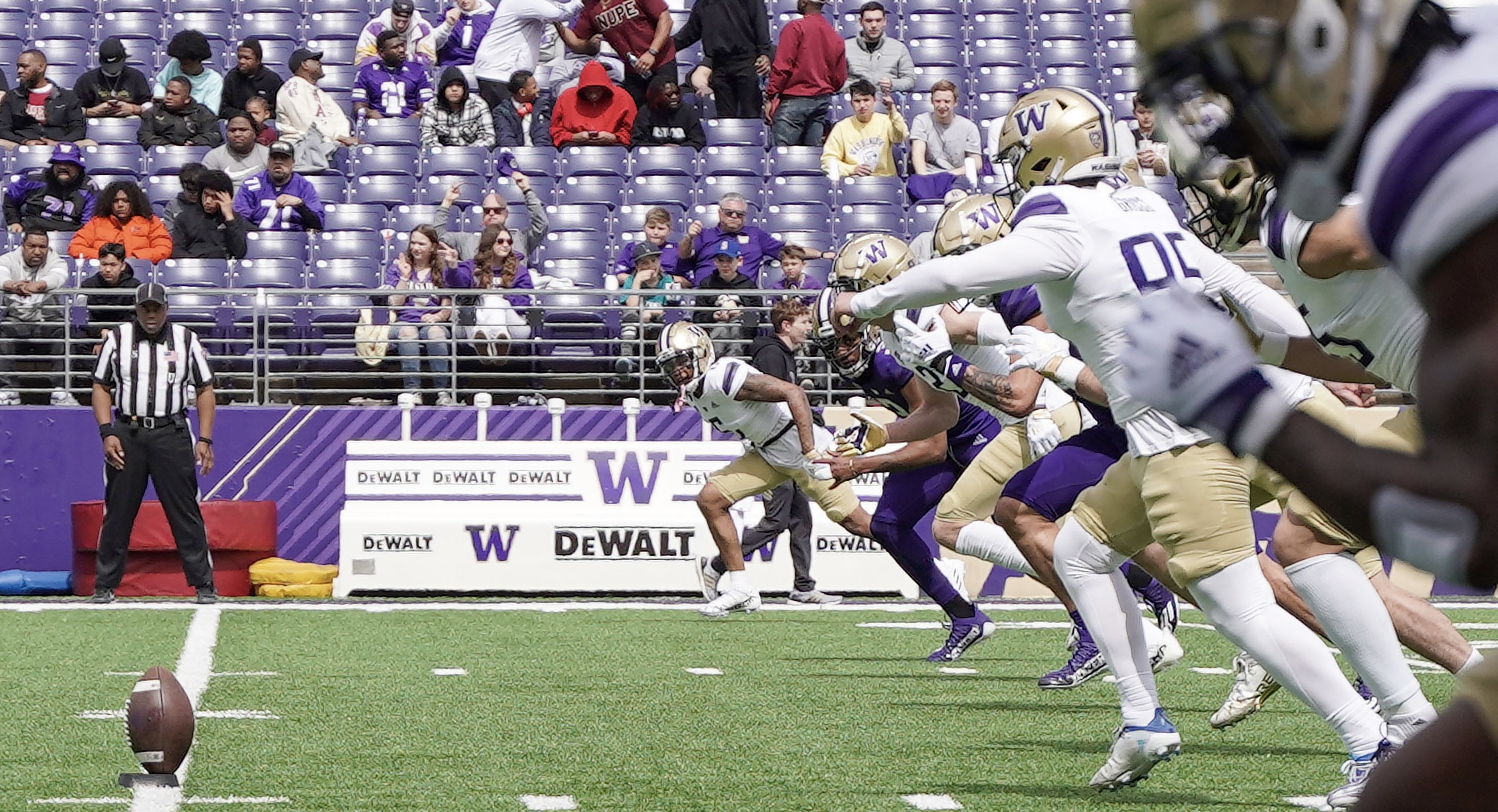 UW football game will air exclusively on Peacock as 2023 kickoff