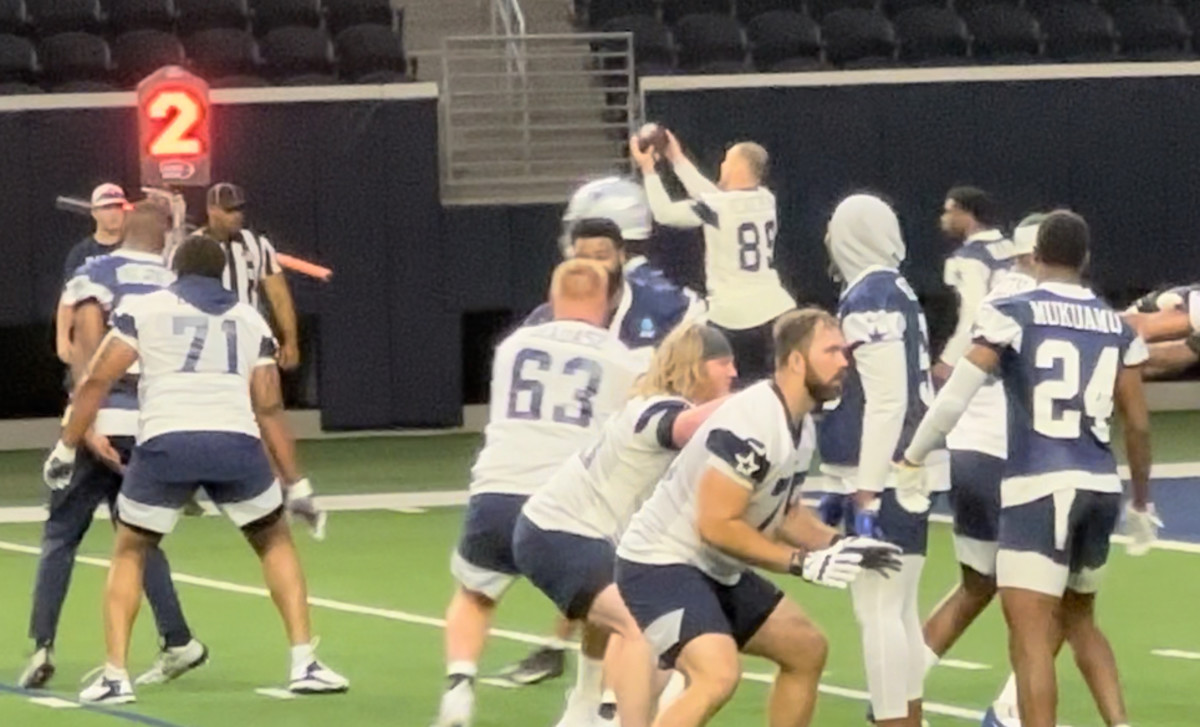 Cowboys 2022 training camp: Day one standouts - Blogging The Boys