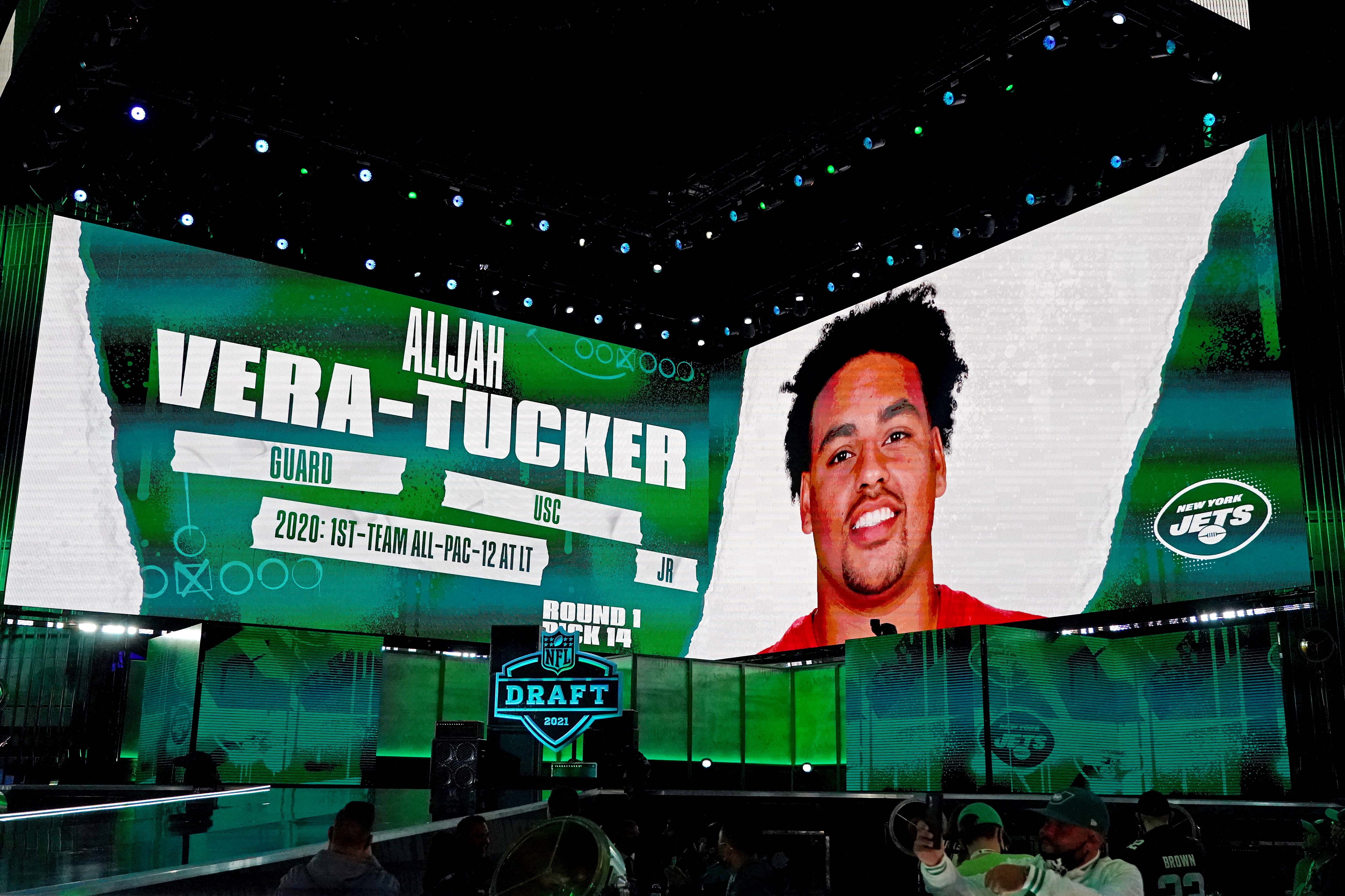 NY Jets' Alijah Vera-Tucker is becoming an elite 2-way guard