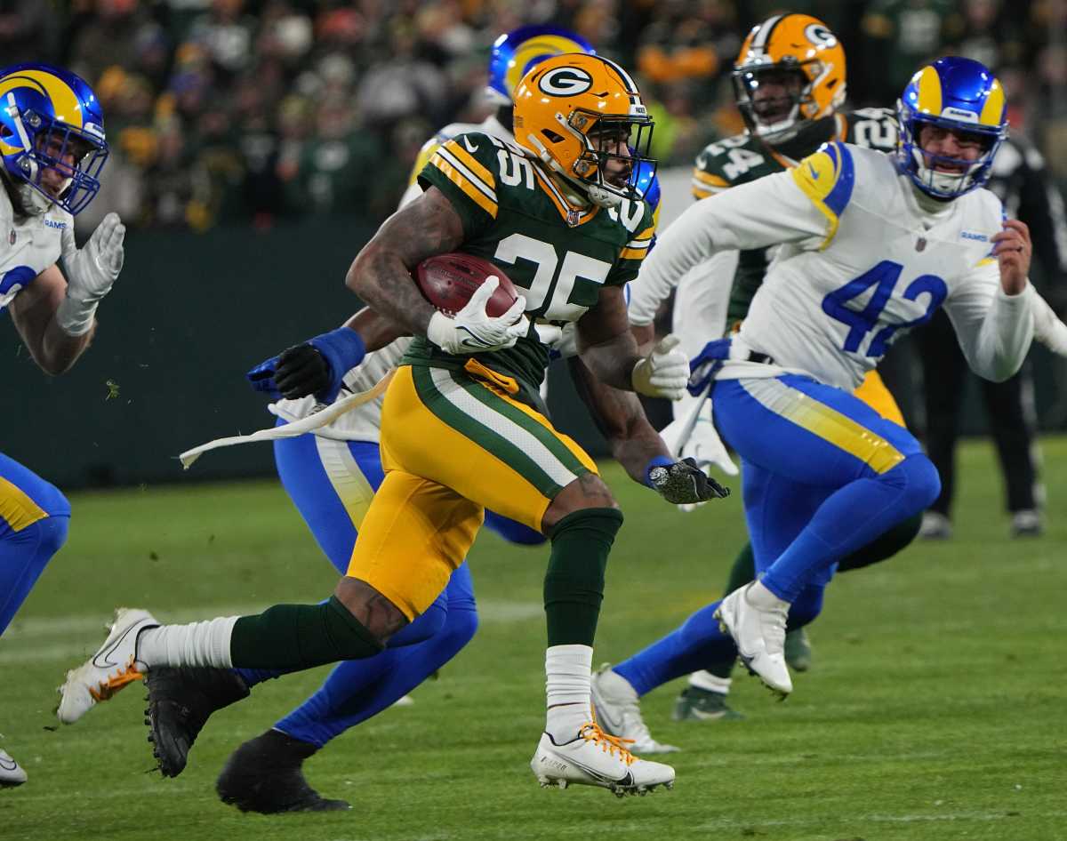 Green Bay Packers cornerback Keisean Nixon runs with the ball