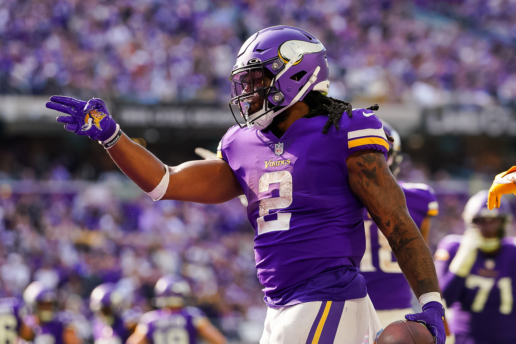 After home opener, Vikings' Alexander Mattison meets young fan who survived  open heart surgery - CBS Minnesota