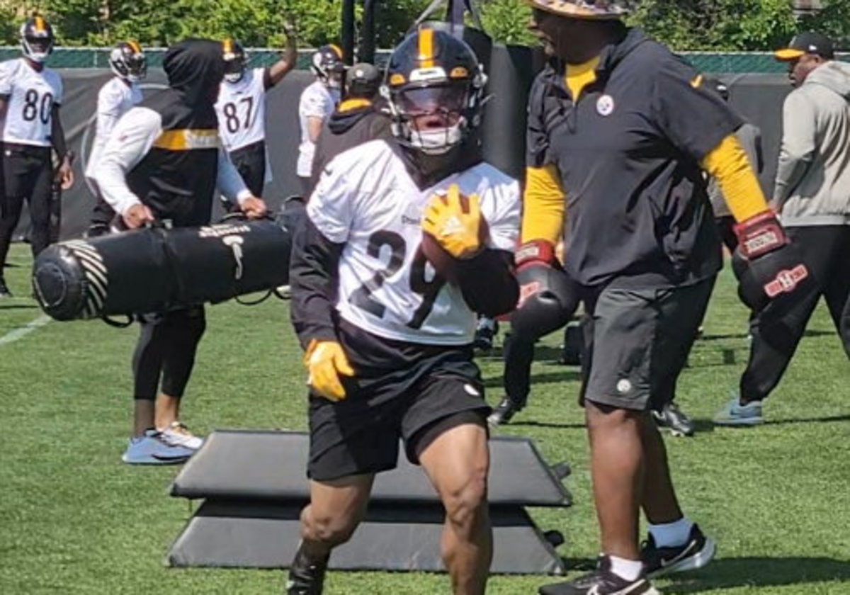 Steelers' undrafted rookie trying to make own path