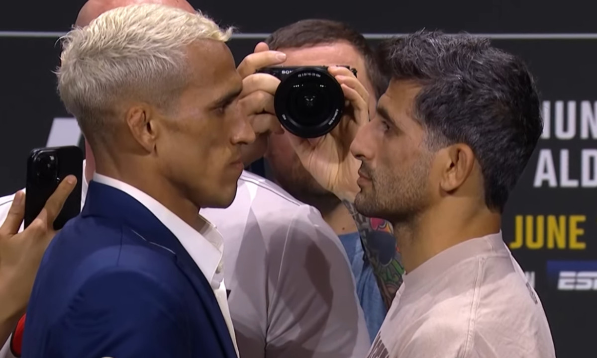 Charles Oliveira and Beneil Dariush stare down ahead of their UFC 289 lightweight fight.