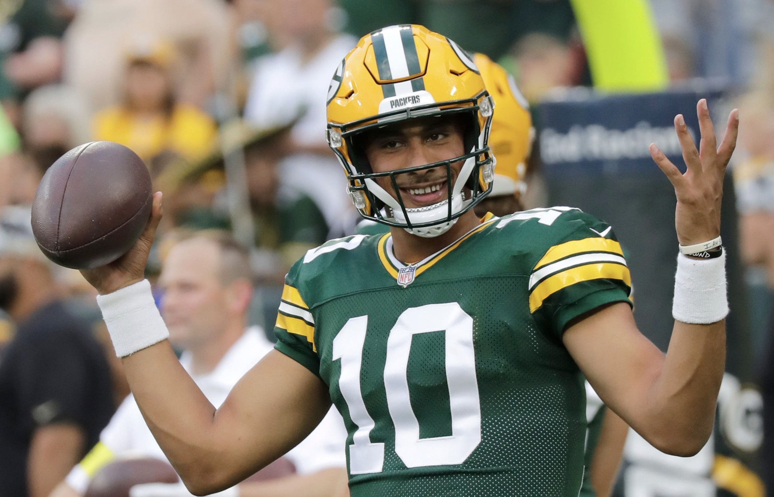 Green Bay Packers QB Aaron Rodgers on changing helmets: 'It's not difficult  at all' - Sports Illustrated Green Bay Packers News, Analysis and More