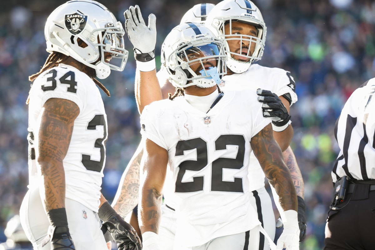 Raiders News: Running back picture gets clearer after 1st roster