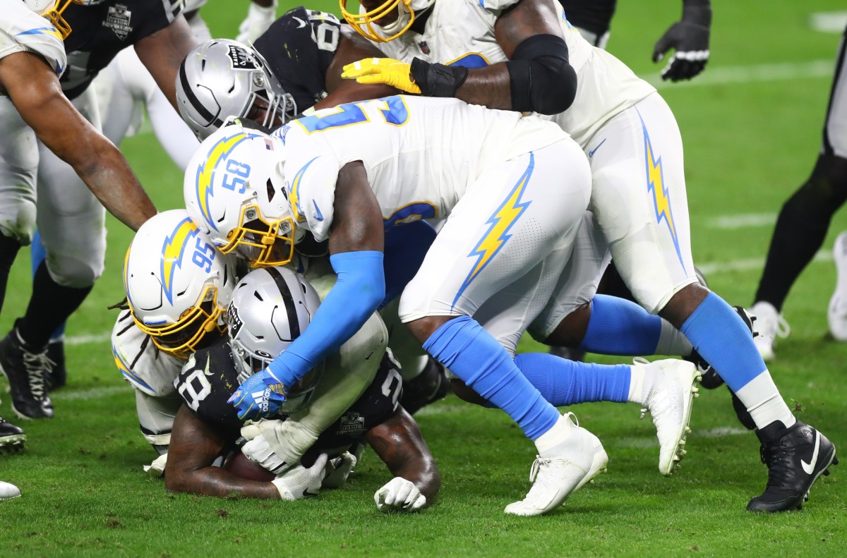 Chiefs storm back to beat the Chargers in Los Angeles - ABC17NEWS