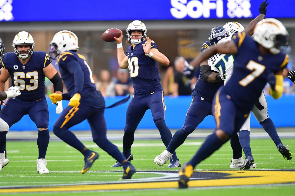 Chargers News: Justin Herbert Ranked in Top Half of Deep Ball Performance  in 2022 - Sports Illustrated Los Angeles Chargers News, Analysis and More