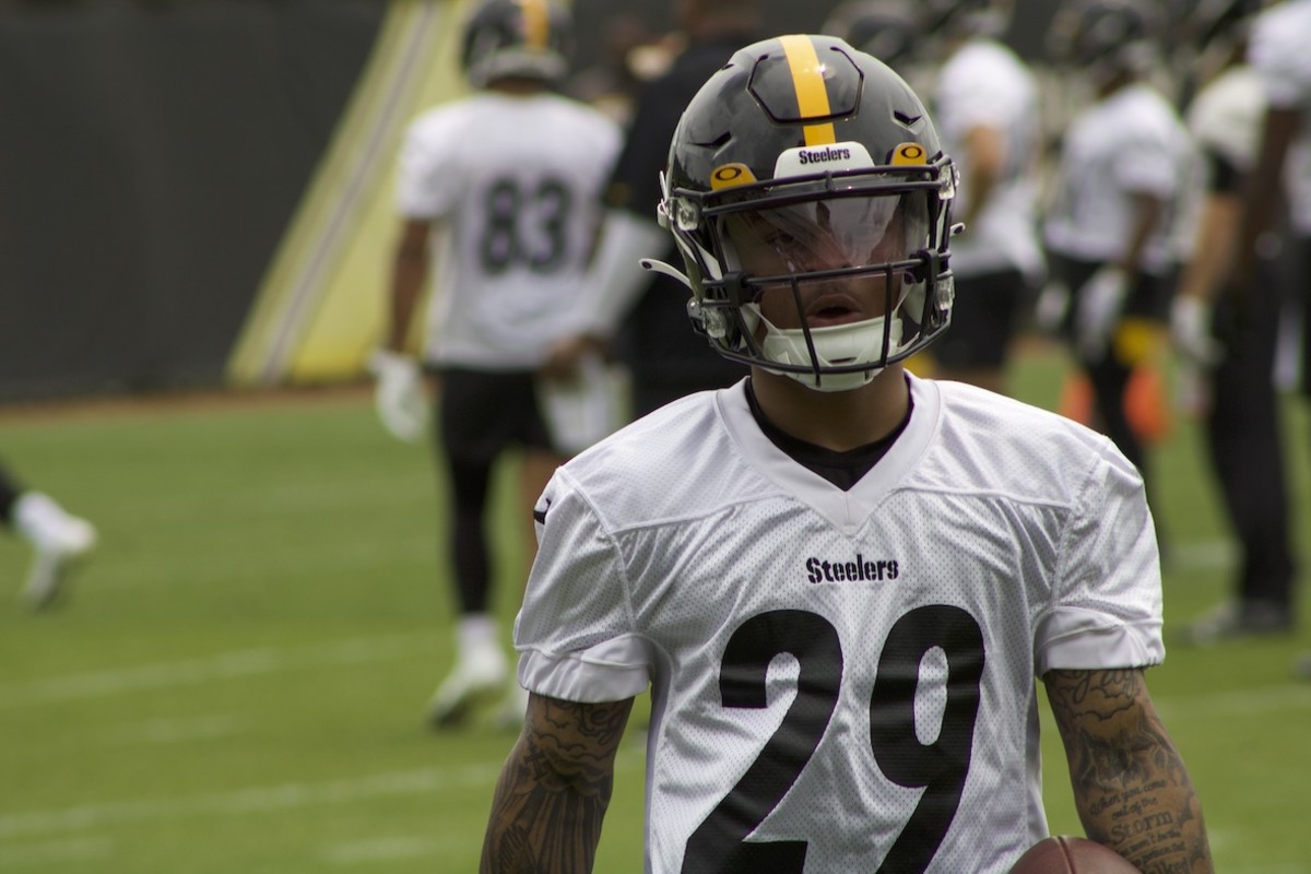 Pittsburgh Steelers Mini Camp Takeaways: Goofy Helmets and Missing Starters  - Sports Illustrated Pittsburgh Steelers News, Analysis and More