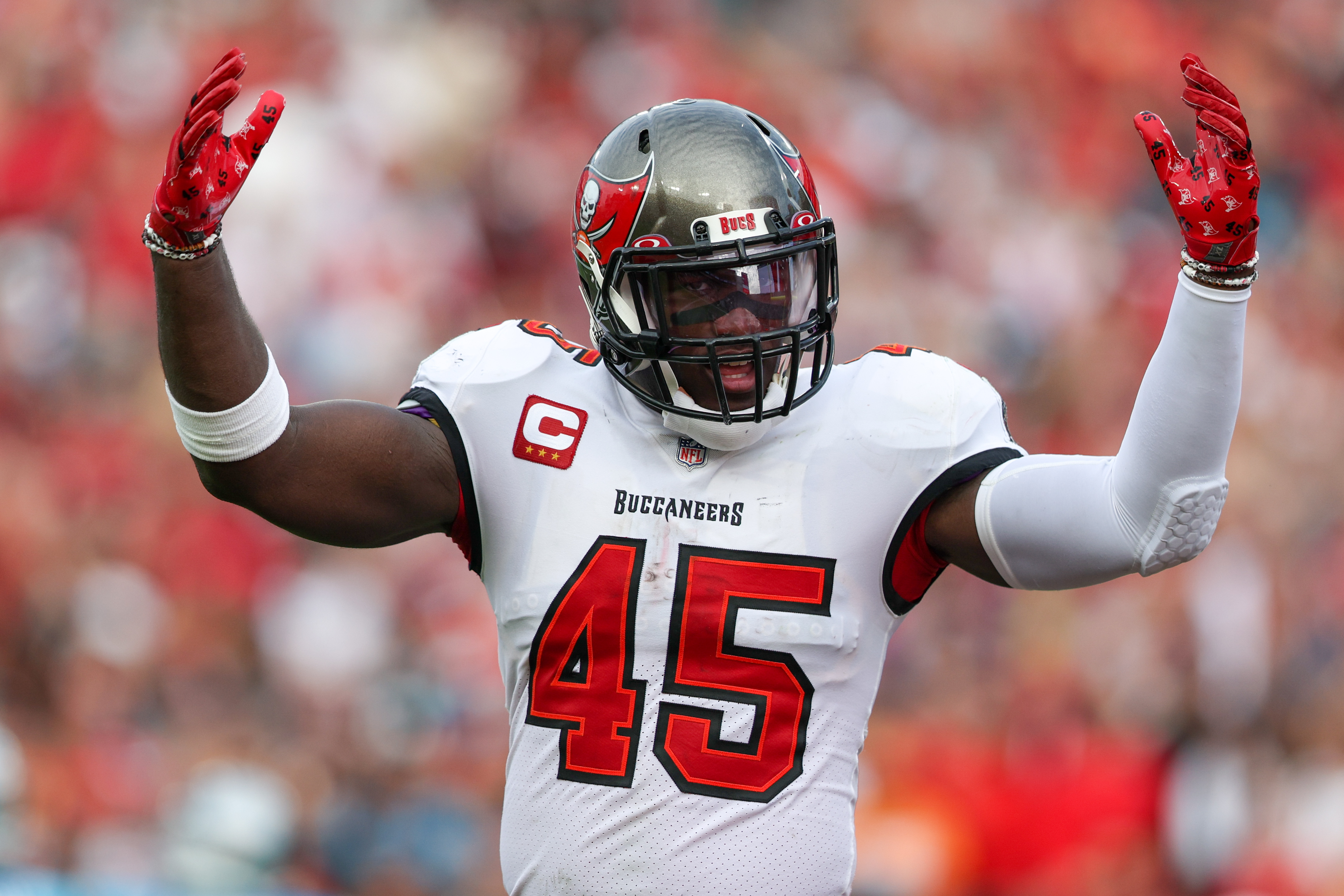 Is Bucs linebacker Devin White playing his way out of a $100