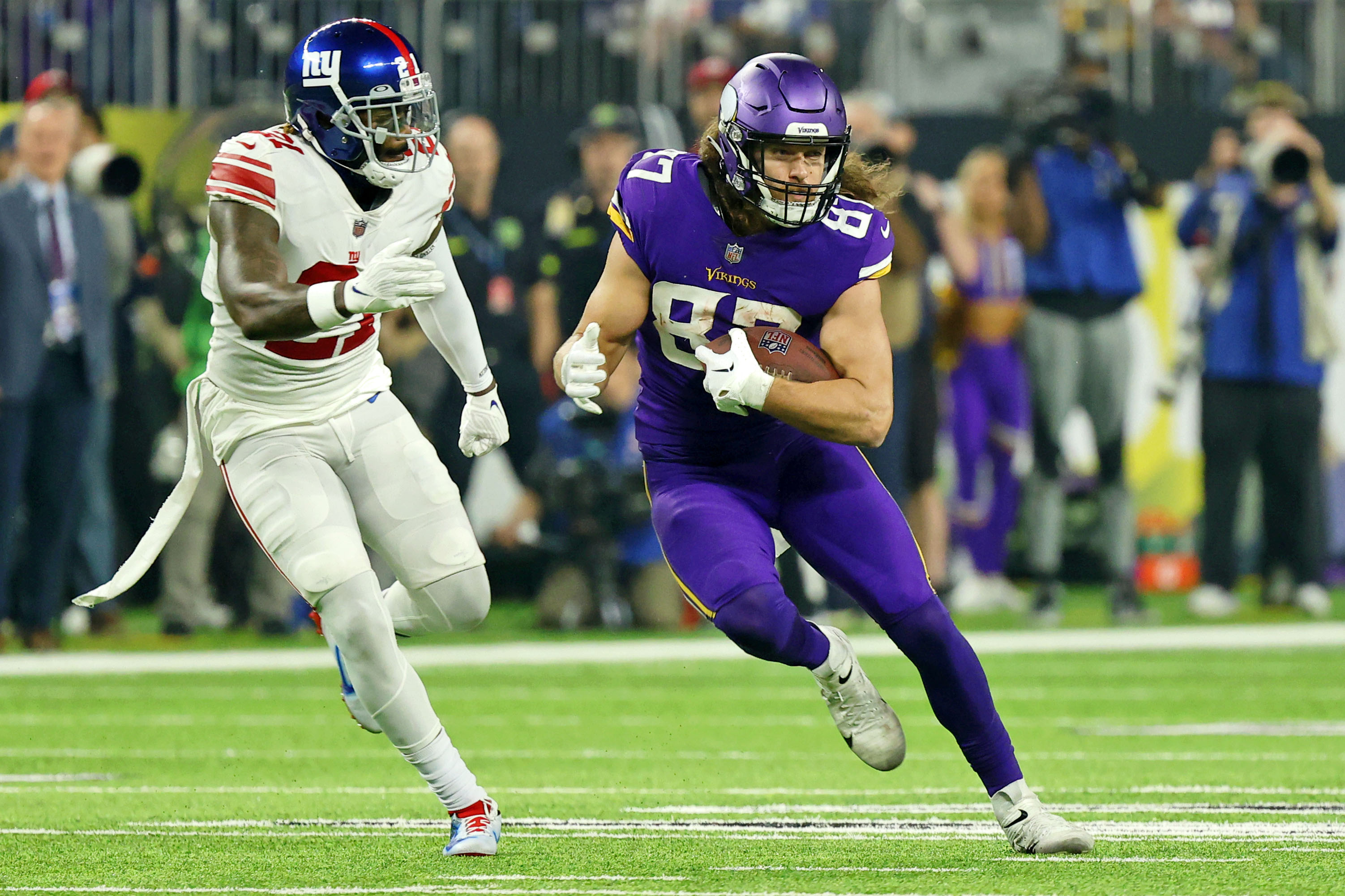 Vikings, T.J. Hockenson Agree to Record-Setting Multi-Year Extension -  Sports Illustrated