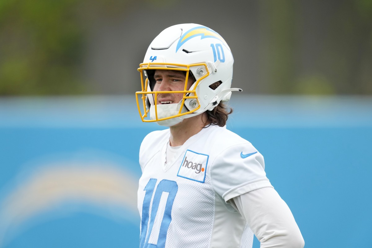 Chargers News: Justin Herbert Taking Advantage of His Height with New  Throwing Mechanics - Sports Illustrated Los Angeles Chargers News, Analysis  and More