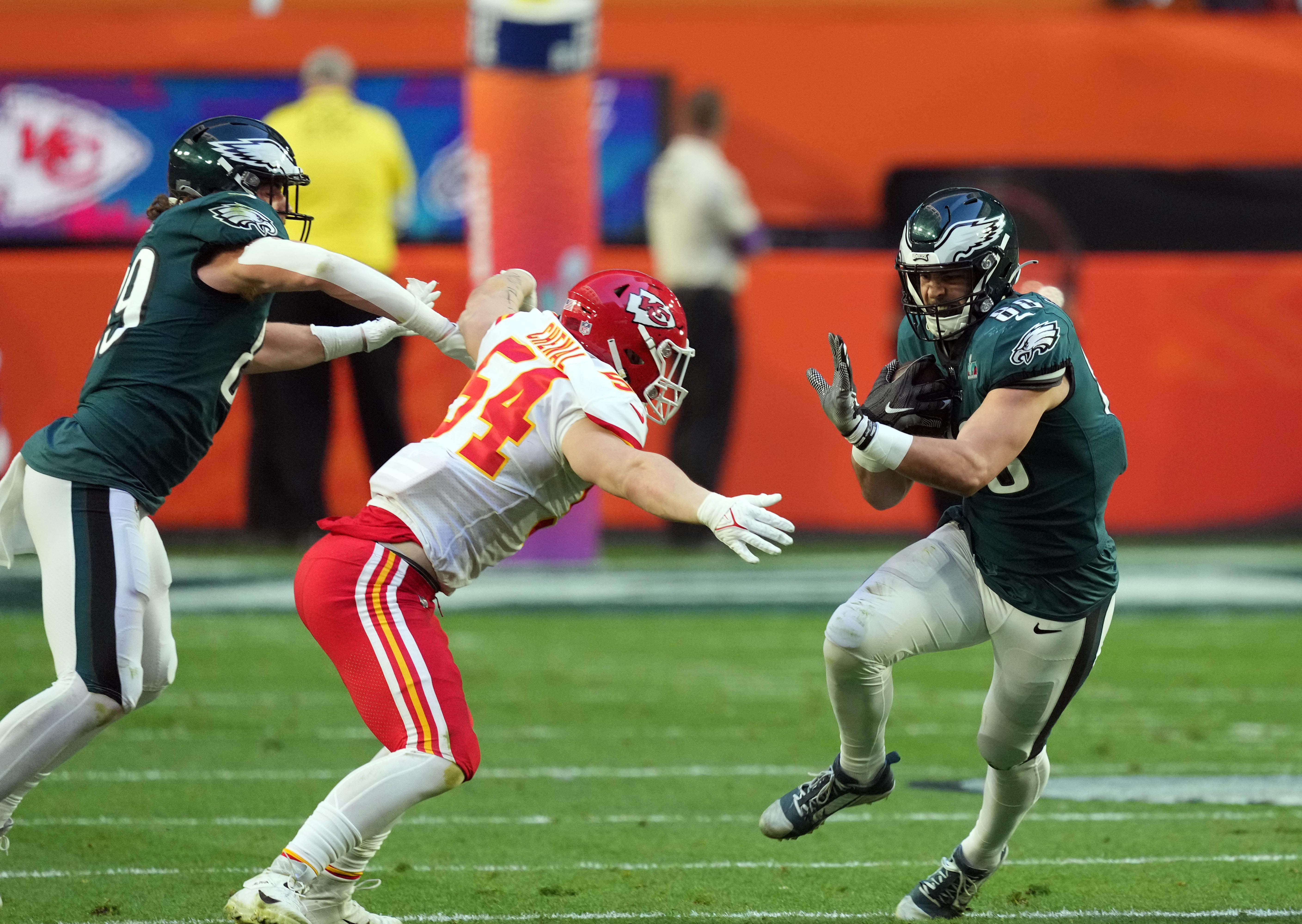 Leo Chenal's Comfort Is 'Night and Day' Entering Sophomore Season With KC  Chiefs - Sports Illustrated Kansas City Chiefs News, Analysis and More