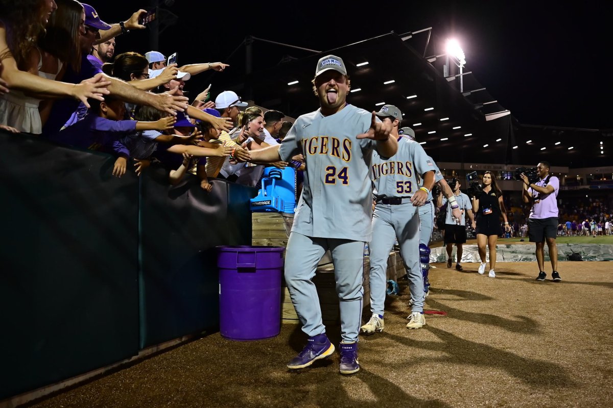 is tonight the final game of the college world series