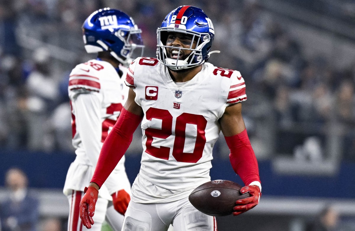 Safety Julian Love is in conversation with Giants about new contract