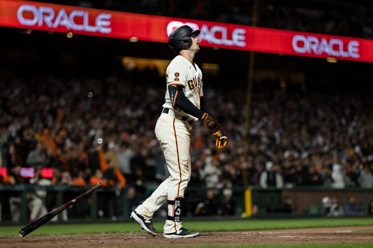 Giants place OF Mike Yastrzemski on injured list with strained