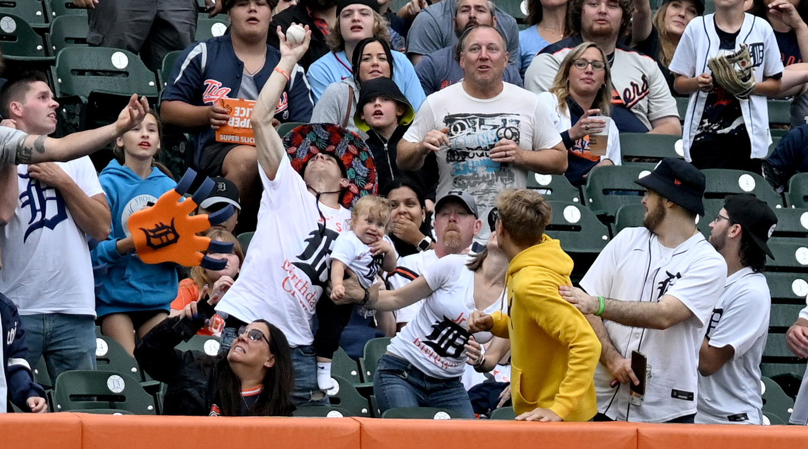 Home Run Tribute Ball Finds the Fan Who Needs it Most - AllOnGeorgia