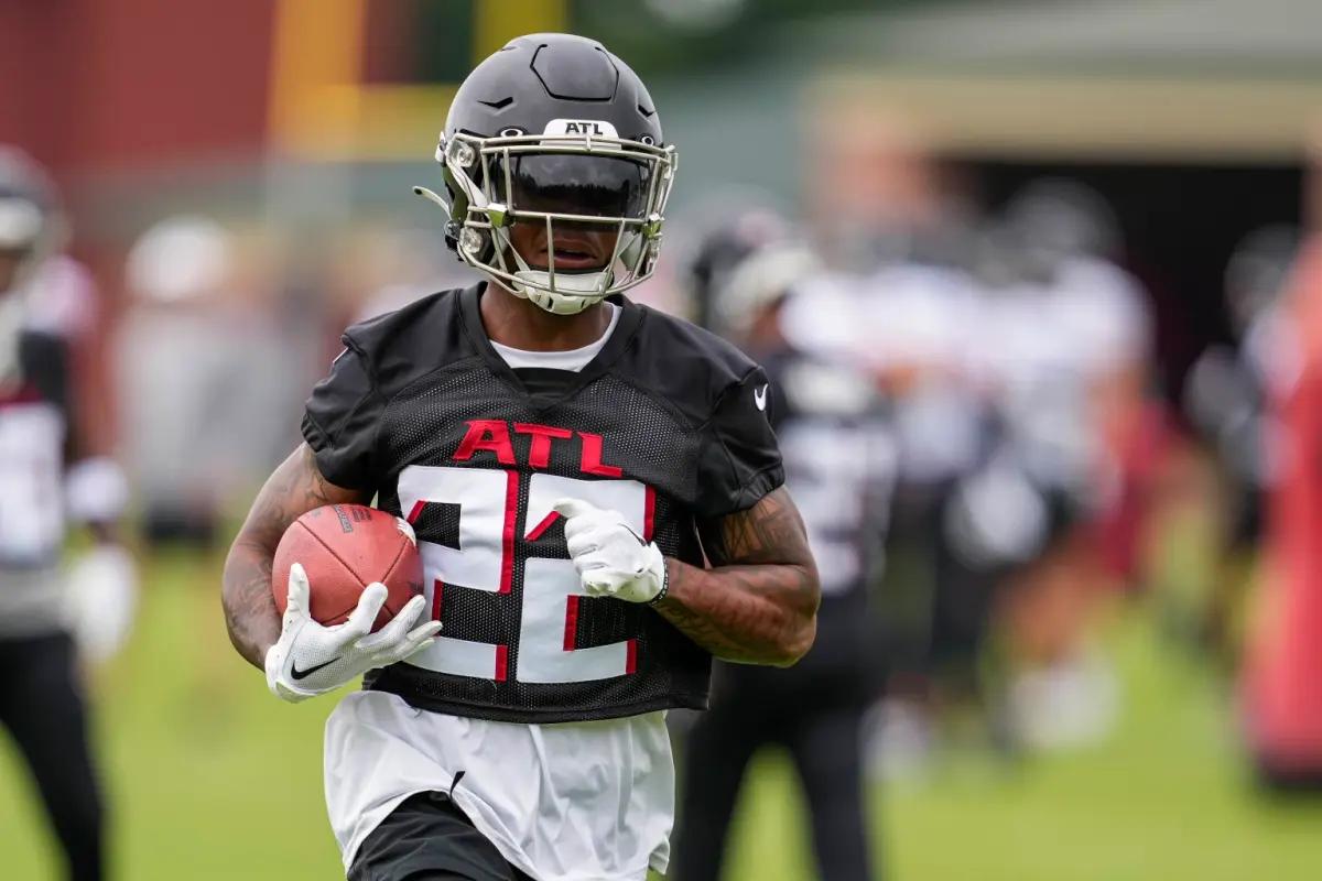 Atlanta Falcons cornerback Cornell Armstrong (25) plays against