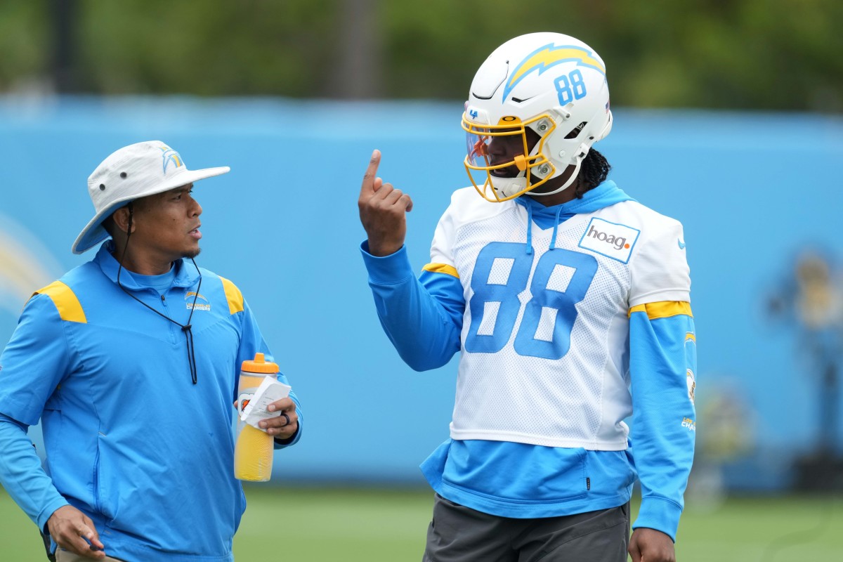 Los Angeles Chargers tight end Tre' McKitty (88) warms up on the