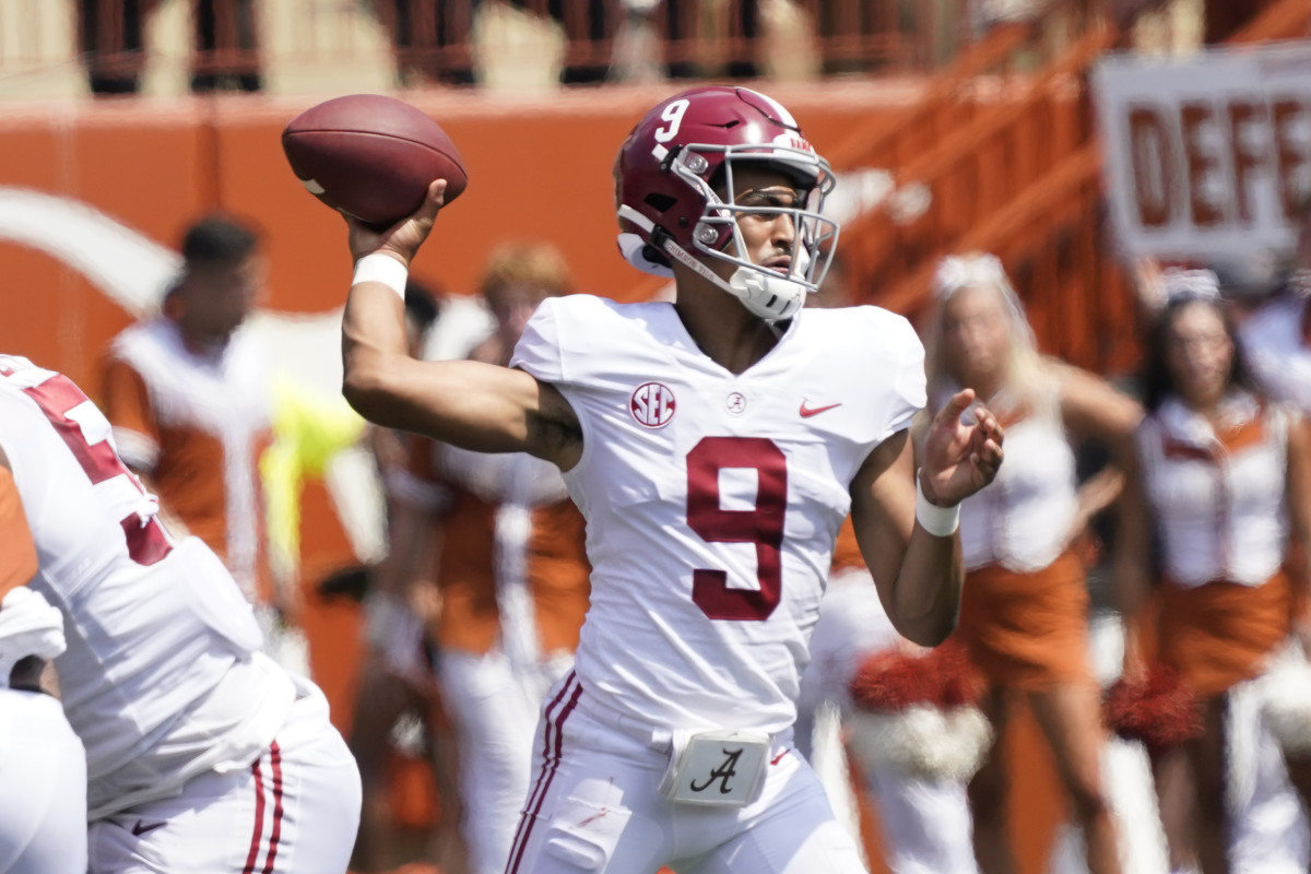 Alabama Crimson Tide quarterback Bryce Young (9) throws a pass against the Texas Longhorns during the first half at at Darrell K Royal-Texas Memorial Stadium in 2022.