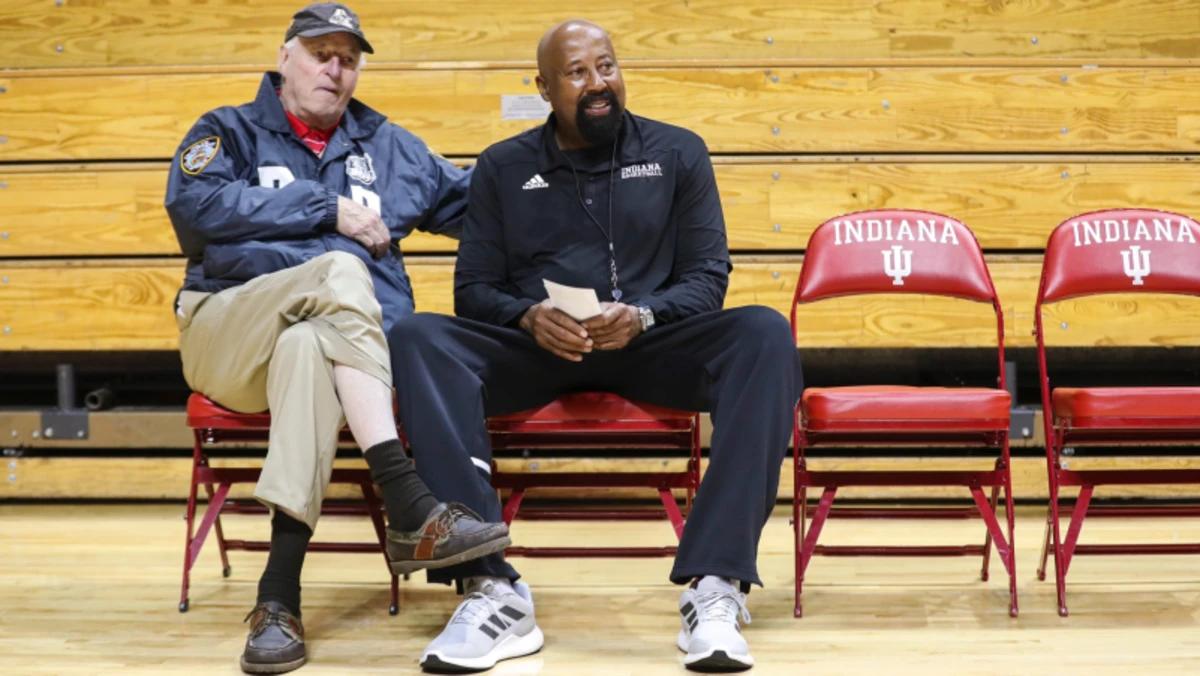 Bob Knight sits with his former player and current Indiana coach Mike Woodson at a practice during the 2022-23 season.