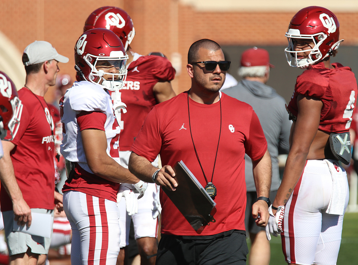 Report: Oklahoma Special Teams Coach Jay Nunez Leaving for Alabama Job -  Sports Illustrated Oklahoma Sooners News, Analysis and More