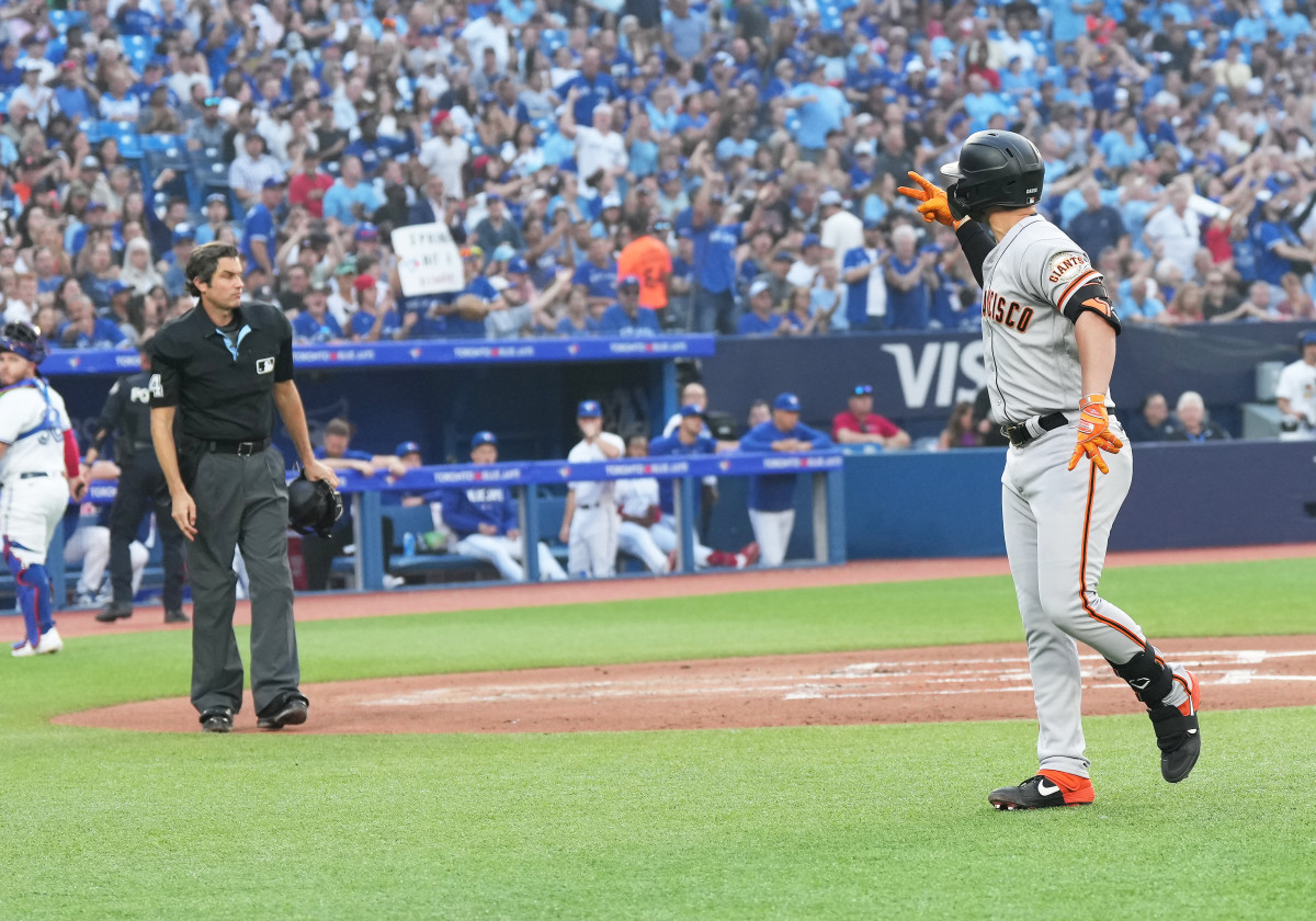 Giants notch comeback win vs. Brewers behind Luis González's first MLB home  run 